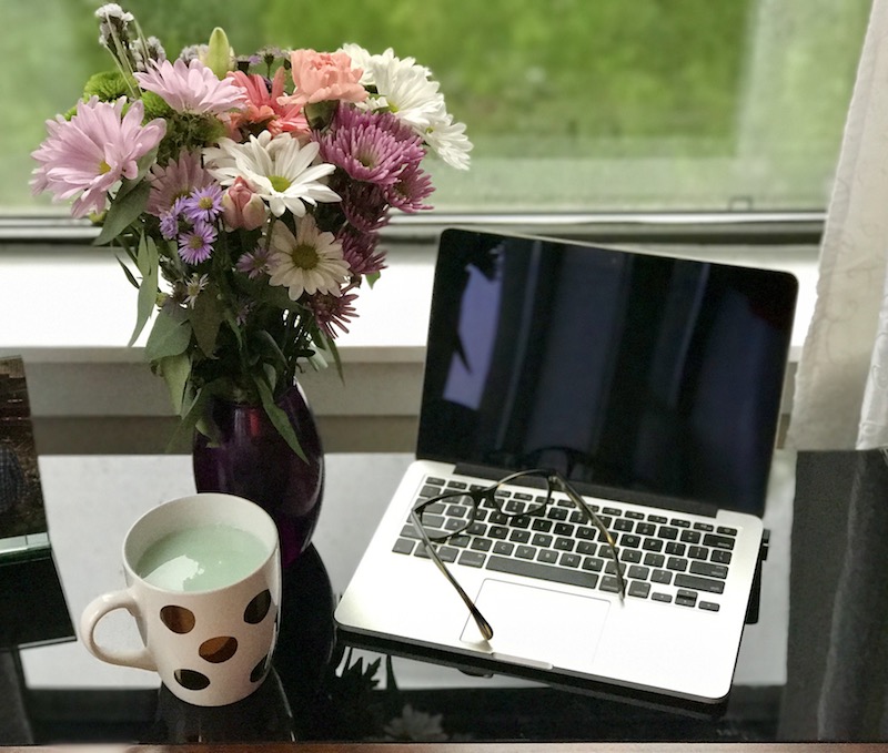 laptop-flowers-coffeemug