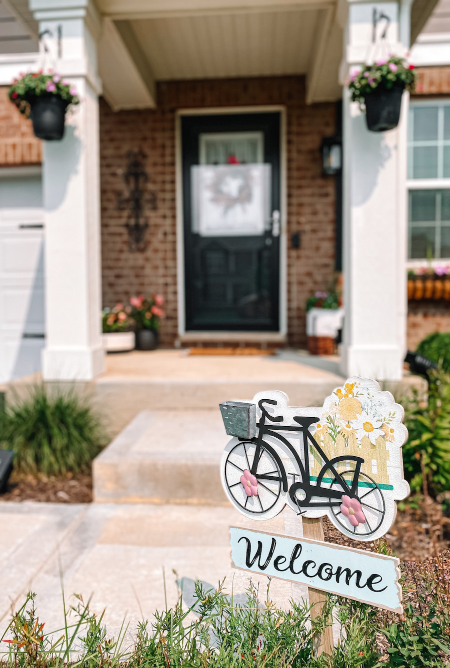 https://ashleyburk.com/wp-content/uploads/2021/08/front-porch-welcome-sign.jpg